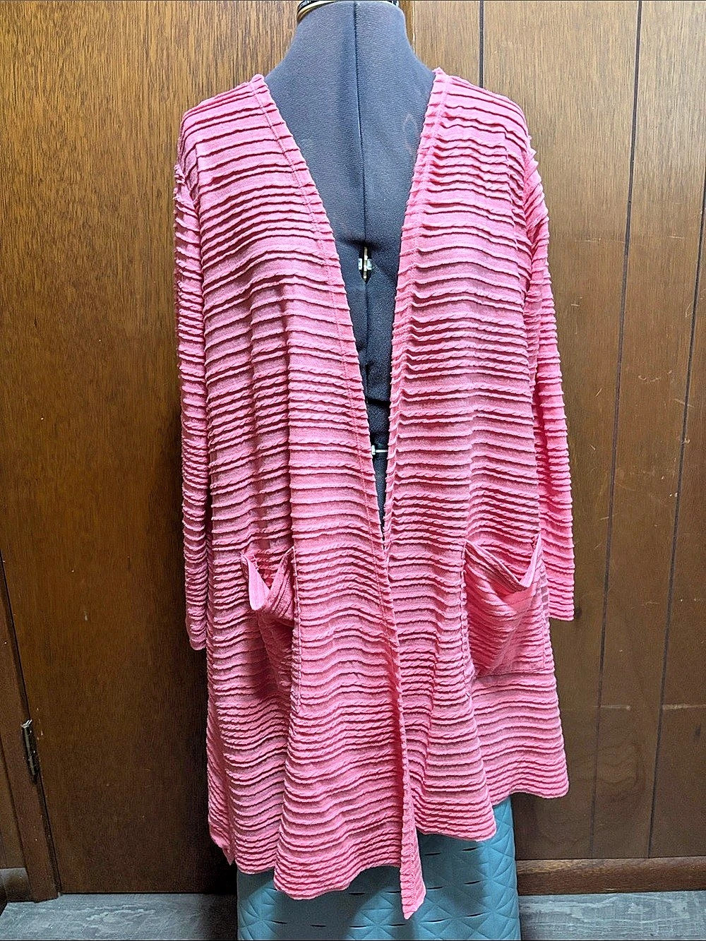 LuLaRoe Textured Open Front Cardigan in Pink Size Medium Like New
